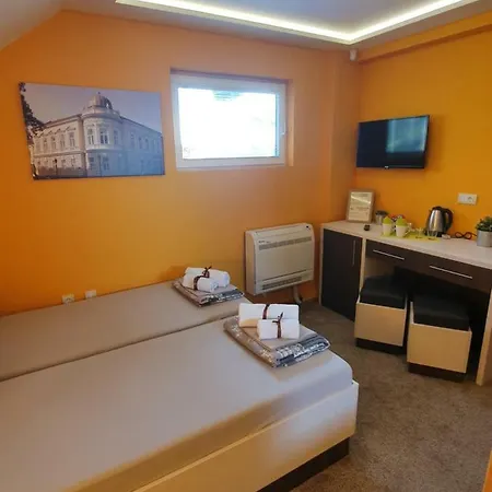 Oldbrick Pub Hotel Sombor Exterior photo
